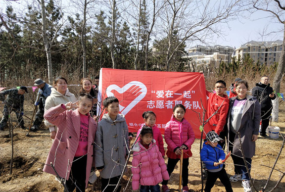 當(dāng)雷鋒月和植樹(shù)節(jié)相遇——相約春天，播種綠色，志愿精神薪火傳